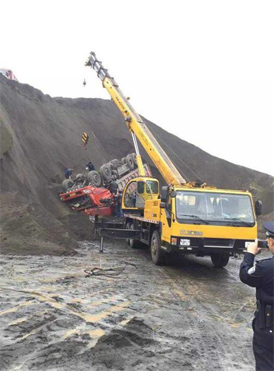 铁山港区上犹道路救援